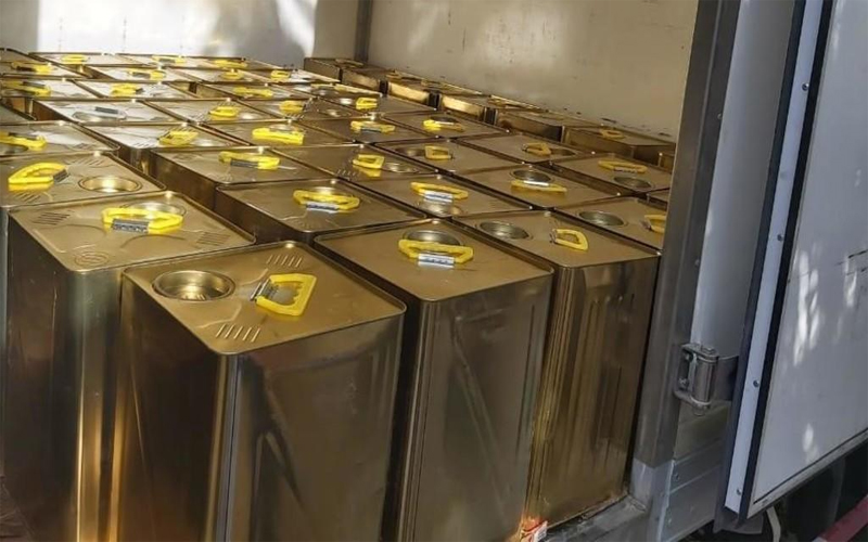 ضبط 200 تنكة زيت زيتون مغشوش