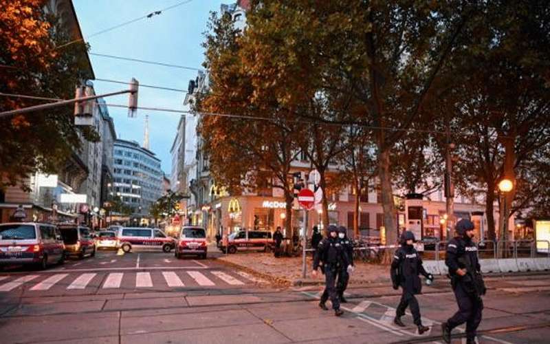 الكشف عن هوية منفذ هجوم فيينا