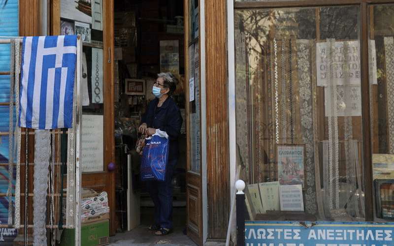 رئيس الوزراء اليوناني يعلن الإغلاق العام