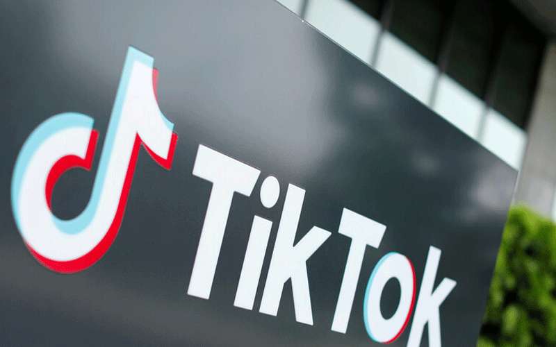 شقيقتان توأم انفصلتا بسبب خرافة واجتمعتا