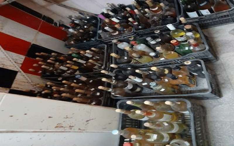 القبض على شخص يصنع مشروبات كحولية