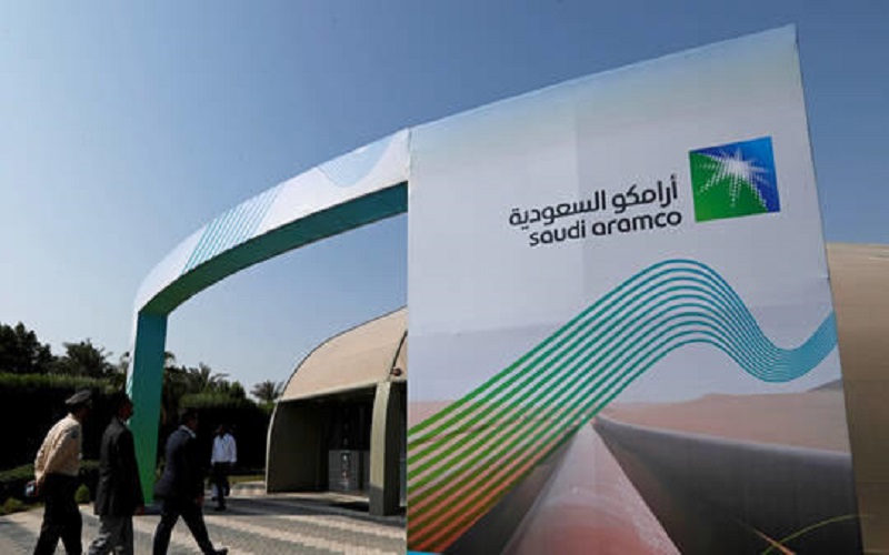 أرامكو السعودية تخفض النفط لآسيا