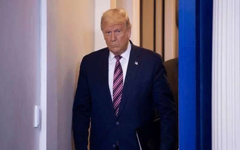 مسؤولون كبار بالبيت الأبيض يبتعدون عن