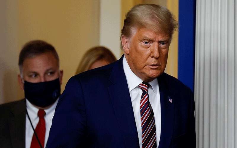 واشنطن بوست: مقربون من ترامب يقدمون