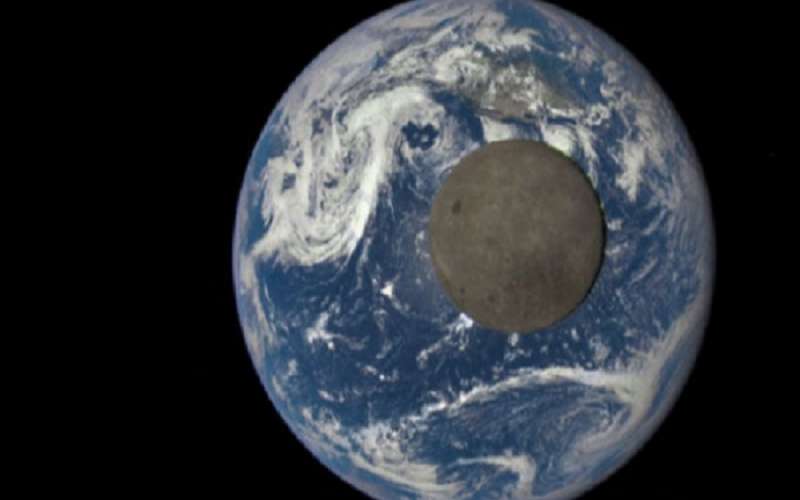 الصين ترسل مركبة فضائية لجمع عينات