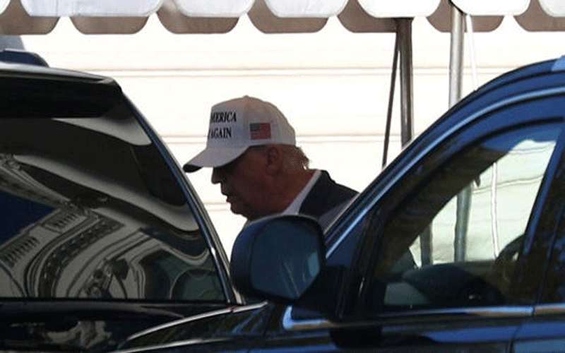 البيت الأبيض يرفض السماح لفريق بايدن