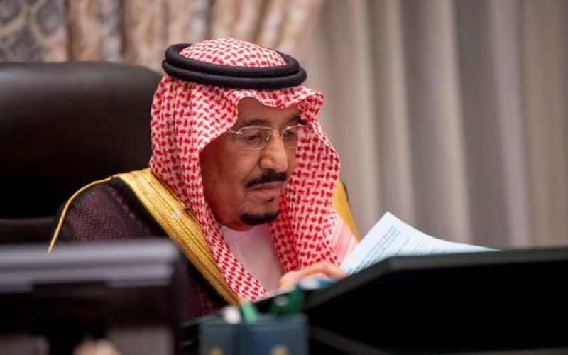 الملك سلمان يؤكد ادانة السعودية للرسوم