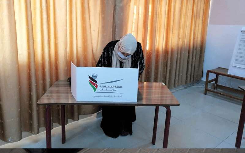 105 آلاف مقترع حتى الساعة 8:30