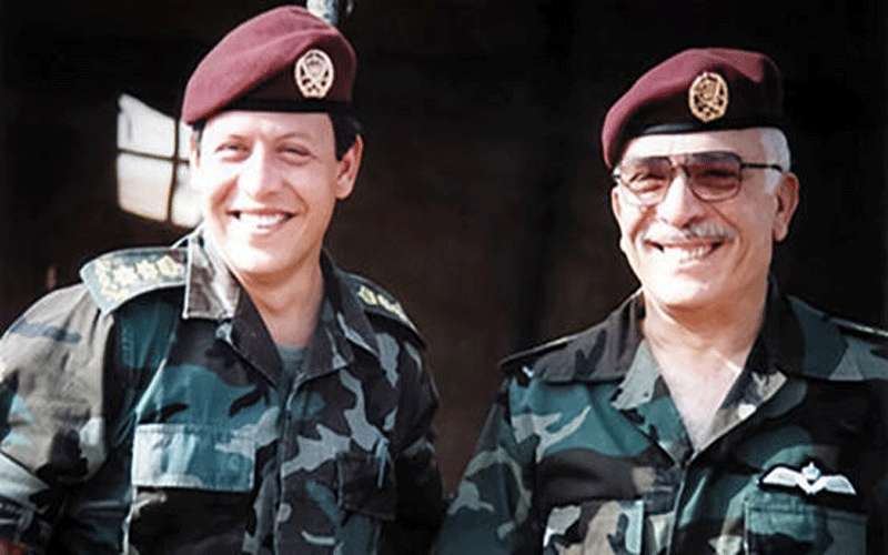 الملك يستذكر مسيرة الراحل الحسين بن