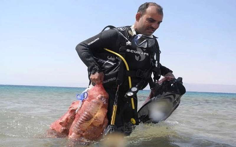 حملة لتنظيف إعماق البحر الاحمر