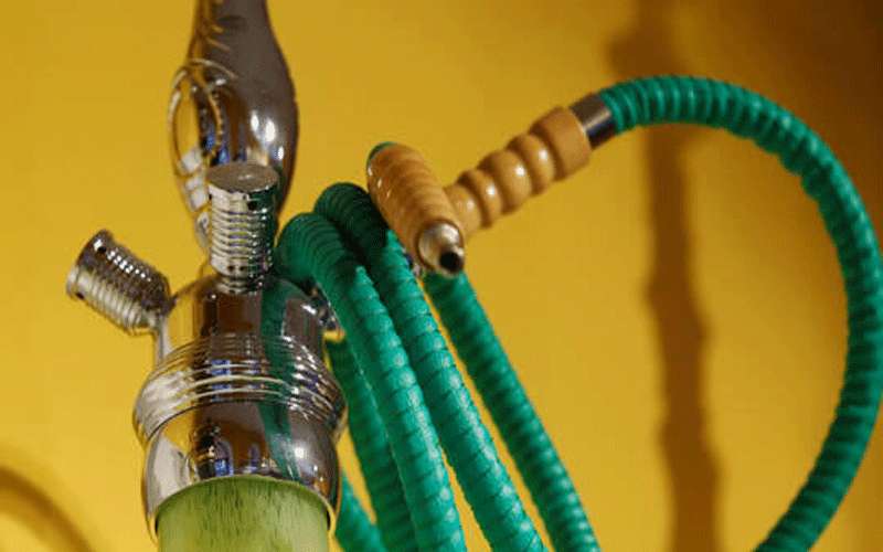 السعودية توقف قاضيين عن العمل بسبب