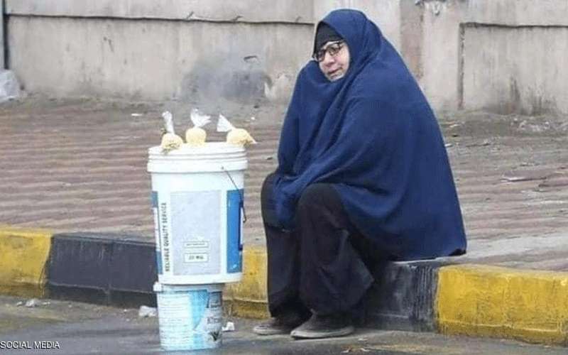 سيدة المطر.. قصة صورة شغلت العرب