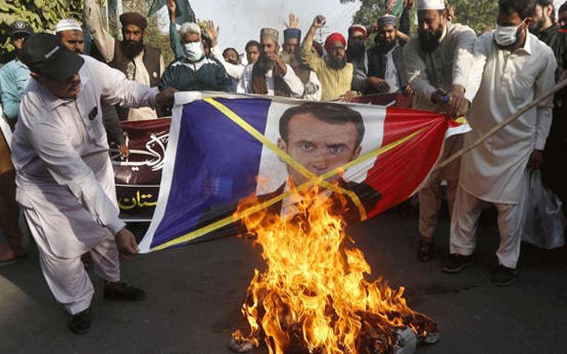 باريس تندد بتصريحات وزيرة باكستانية شبهت