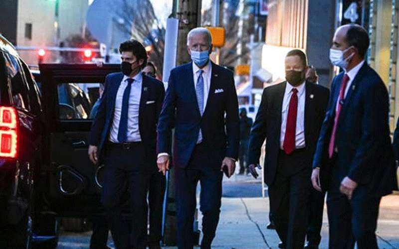 مشروع قانون من بايدن يسمح بتنجنيس