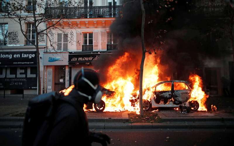 فرنسا.. إصابة أكثر من 60 شرطيا