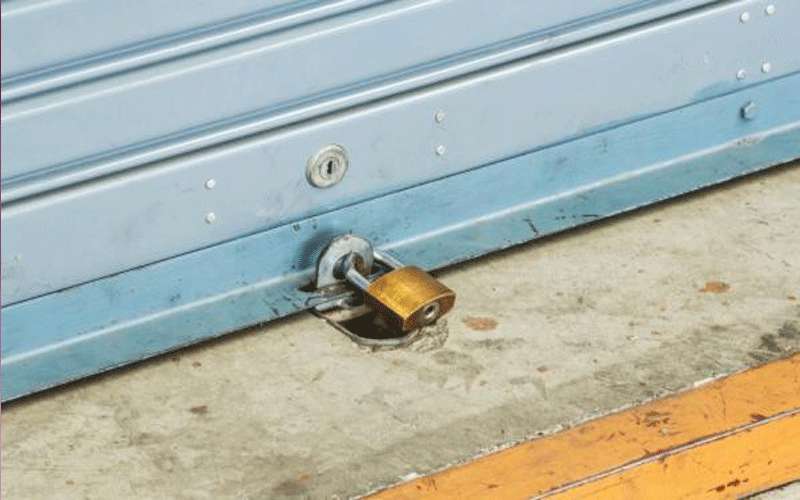 ضبط 673 عبوة صبغات وكريمات وشامبوهات