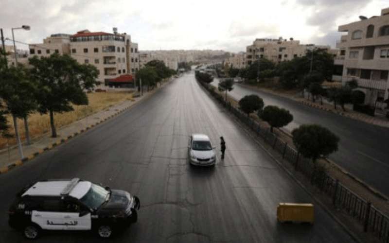 الحكومة ستتراجع عن الحظر الشامل والتعليم