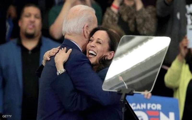 بايدن وكاملا يحصدان أول جائزة