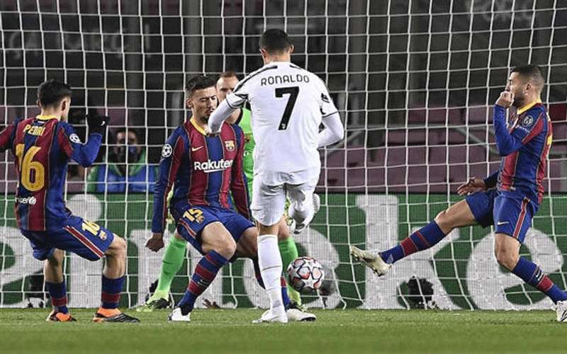 التسجيلات تفضح نجم برشلونة ومدربه