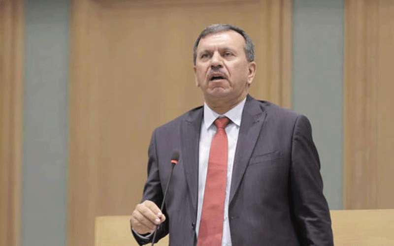 نائب يطالب بوقف الحظر بعيد الميلاد