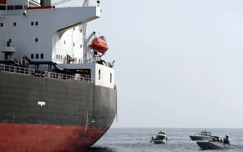 انفجار بناقلة نفط بريطانية في ميناء