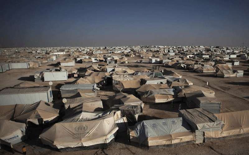 1360 إصابة بكورونا بمخيمات السوريين في