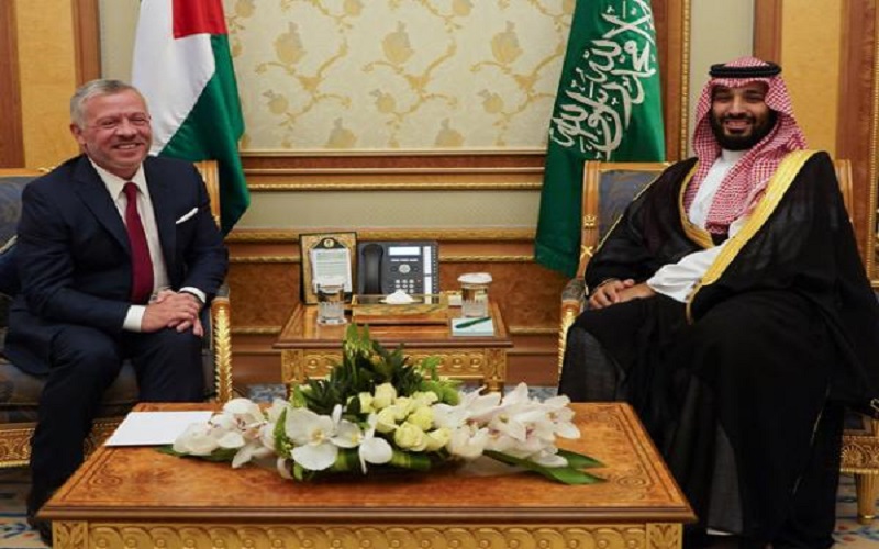 الملك وبن سلمان يبحثان تطوير العلاقات