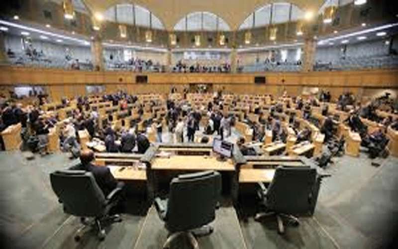 النواب يناقشون صيغة الرد على خطاب