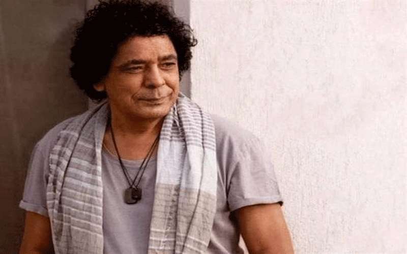 نقل الفنان محمد منير إلى المستشفى