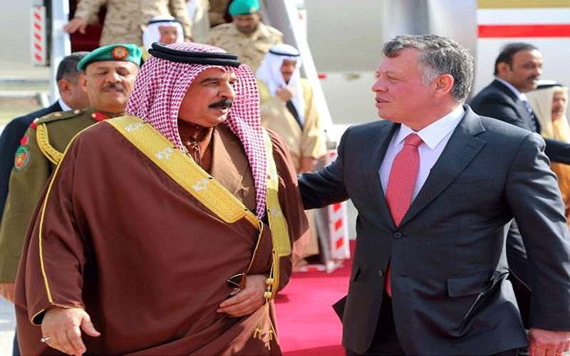 الملك يصل إلى البحرين