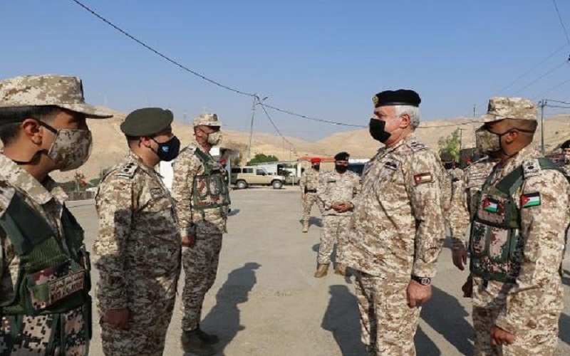 رئيس هيئة الأركان يزور المنطقة العسكرية