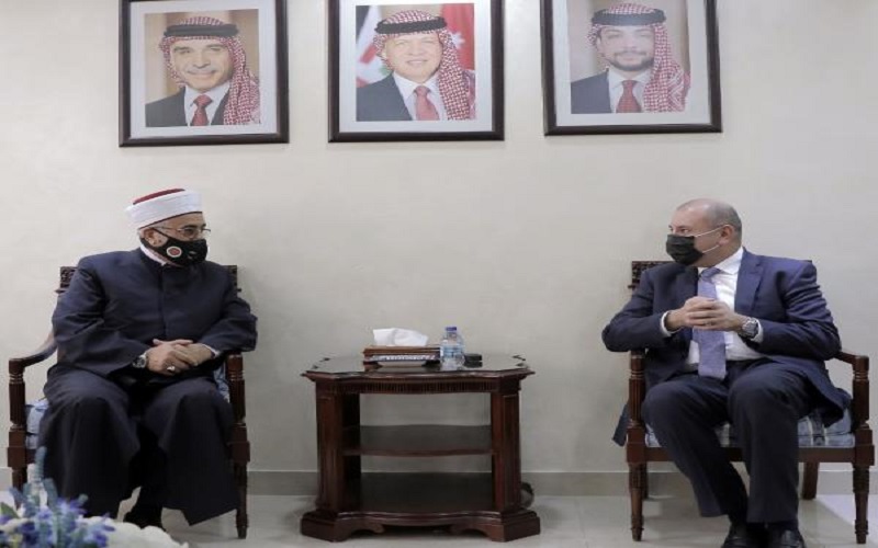 العودات يلتقي قاضي القضاة