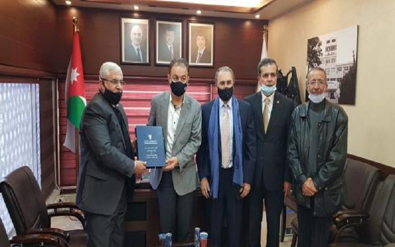 النقابات تتسلم تقرير حالة حقوق الإنسان