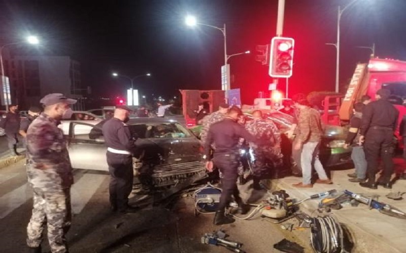 4 اصابات بتصادم مركبتين في العقبة