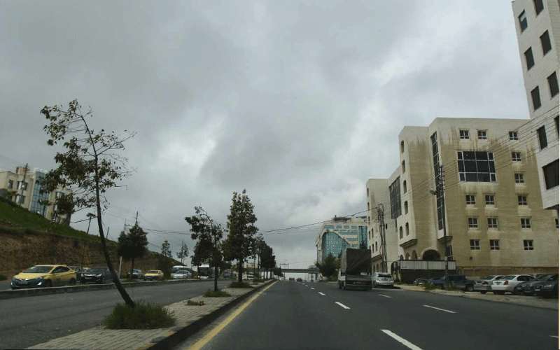 طقس بارد نسبيا الجمعة