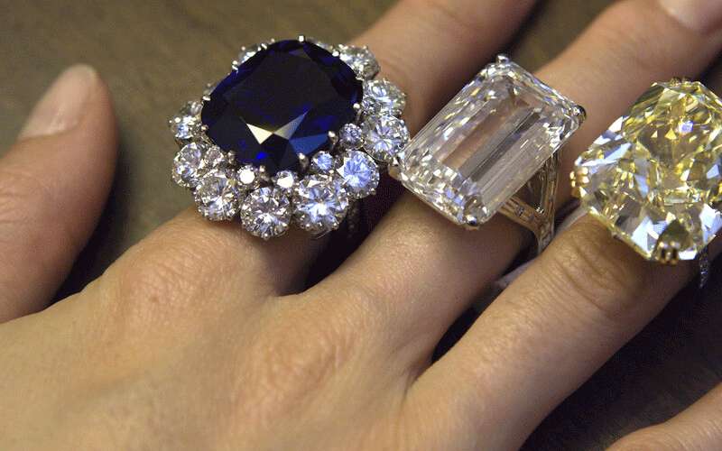 الياقوت الأصفر قد يصبح حجر 2021