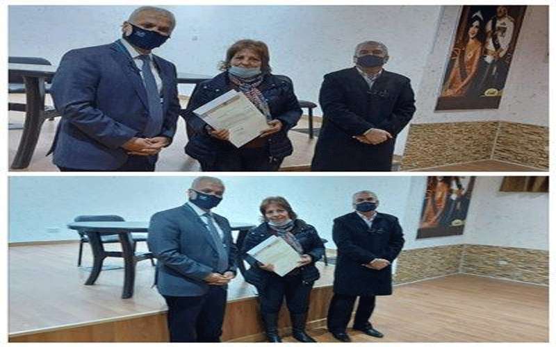 المفلح يكرم موظفة بعد خدمة 30