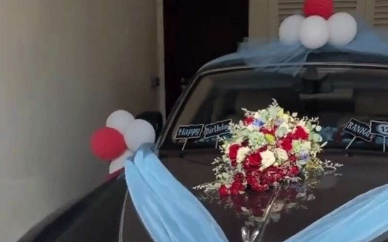 سيارة رولز رويس هدية لطفل 12