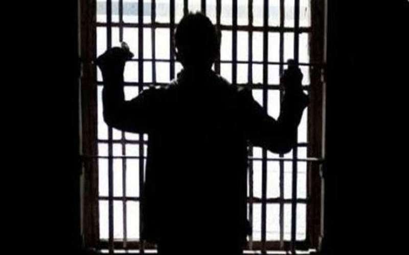 12 عاما لقاتل ابنه العشريني رميا