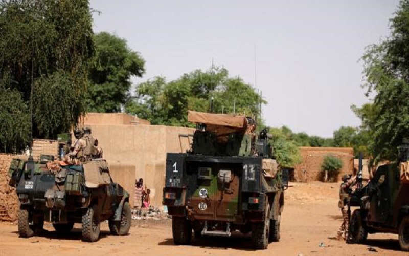 فرنسا تعلن مقتل 3 من جنودها