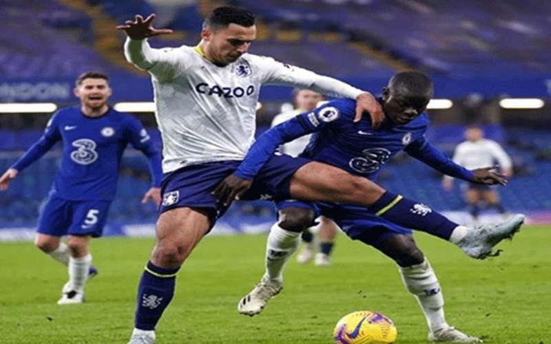 تشيلسي يتعثر مجددا