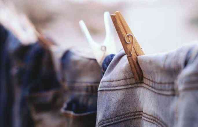كيف تجف الملابس المبلولة في درجة