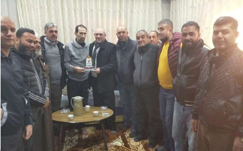 وفد من الوحدات يزور العوضات