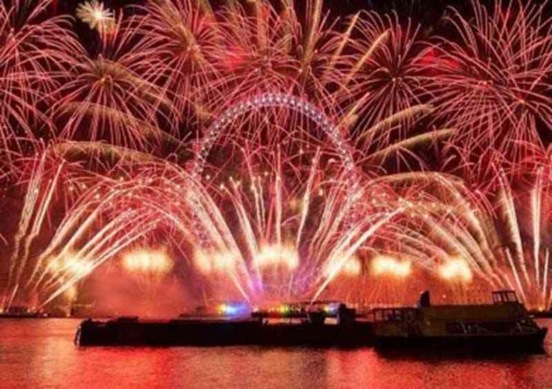 تايوان تطلق أكبر عرض للألعاب النارية