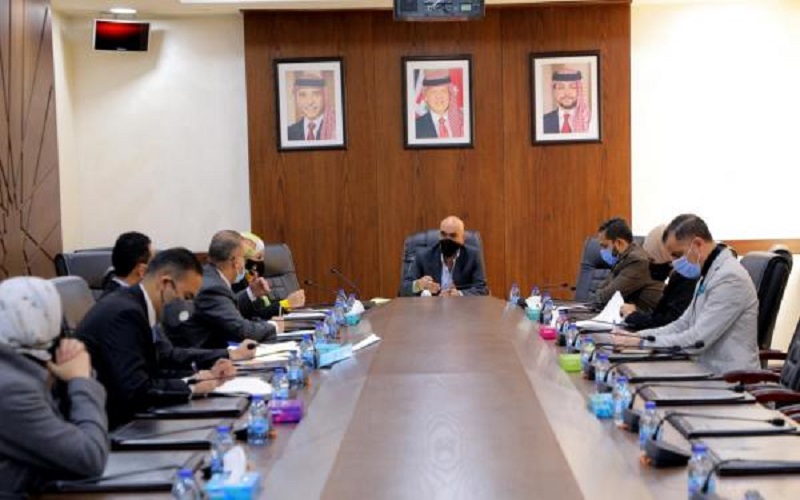 العمل النيابية تؤكد أهمية احلال العمالة