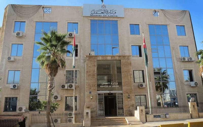 العمل: احالة 1276 شكوى عمالية للقضاء