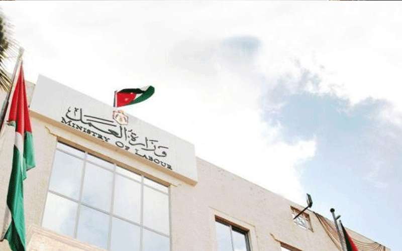 العمل تعلن القطاعات الأكثر تضررا والقطاعات