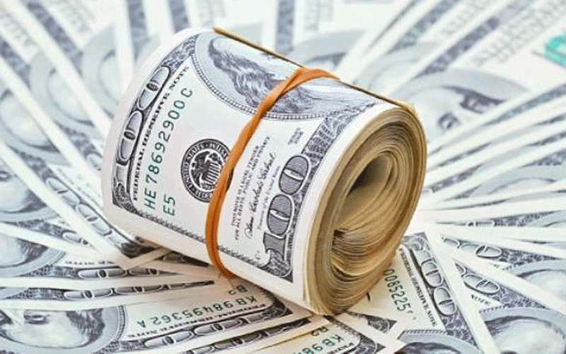 تراجع الدولار لأدنى مستوى له