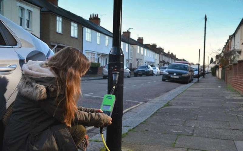 نصائح عند شحن السيارة الكهربائية في