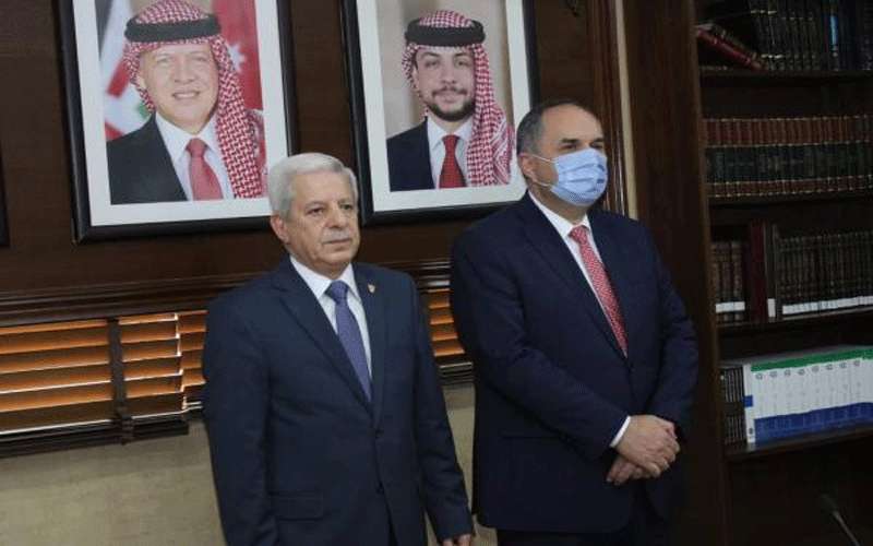 50 محاميا يؤدون اليمين القانونية أمام